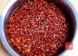 红豆牛奶汤(调经补血)的做法图解1