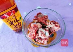 金针菇番茄椰汁牛骨汤的做法图解3