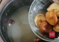 瑶柱花生猪肚汤的做法图解11