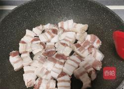 红烧肉烧土豆的做法图解1