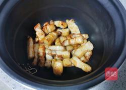 红烧肉烧土豆的做法图解3