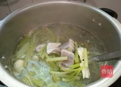 芹菜沙鱼汤的做法图解13