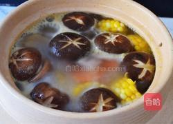 香菇玉米胡萝卜鸡汤的做法图解6
