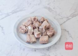 排骨山药玉米胡萝卜汤的做法图解3