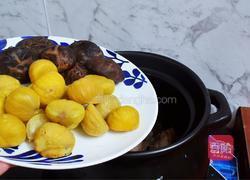 板栗香菇鸡汤的做法图解6