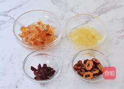 桃胶皂角米炖牛奶的做法图解3