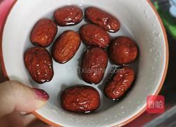 银耳南瓜百合汤的做法图解3