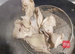 黄芪当归土鸡汤的做法图解2