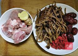 茶树菇红枣汤的做法图解1