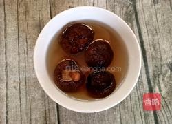 玉米菌菇汤的做法图解2