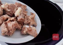 排骨山药胡萝卜汤的做法图解4