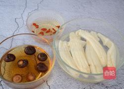 竹荪炖鸡汤的做法图解2