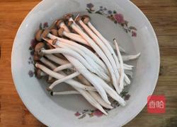 蟹味菇白菜豆腐汤的做法图解2