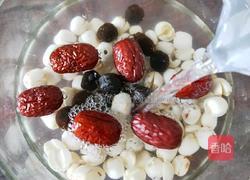 莲子红枣桂圆汤的做法图解5