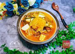 Illustration of Spicy Cabbage, Tofu and Seaweed Soup 11