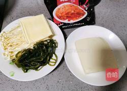辣白菜豆腐海带汤的做法图解1