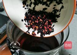 黑米莲子百合汤的做法图解3