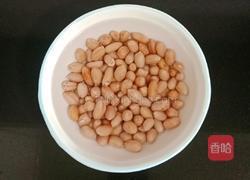 花生红枣鸡爪汤的做法图解1