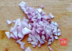 洋葱煎蛋的做法图解1