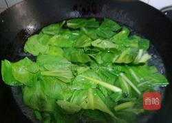 滑蛋虾仁配白灼菜芯的做法图解4