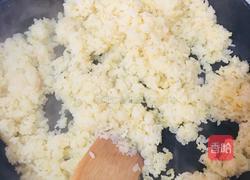 茄汁炒饭的做法图解4