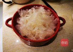 银耳红枣羹的做法图解2