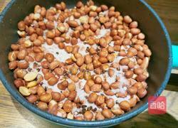 盐爆花生米的做法图解5