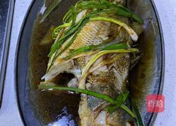 （粤式）清蒸鲈鱼的做法图解7