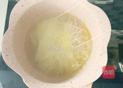 一周以上宝宝辅食：鸡丝青菜面的做法图解2