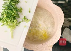 一周以上宝宝辅食：鸡丝青菜面的做法图解3
