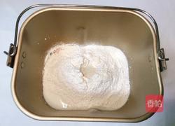 冬季—圣诞花环面包的做法图解2