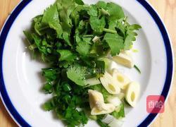 番茄金针菇汤的做法图解2