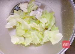 火腿鸡蛋炒面条的做法图解2