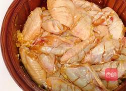 只用葱姜蒜,就可以做出烧烤味的蒜蓉鸡翅的做法图解10