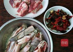 骨头章公鱼汤的做法图解1