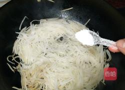 蒜苗炒萝卜丝的做法图解6