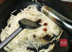 蒜苗炒萝卜丝的做法图解9