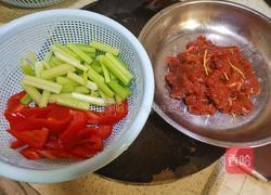 炒牛肉的做法图解2