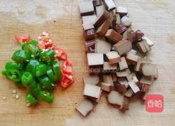 辣椒炒鸡蛋干的做法图解2