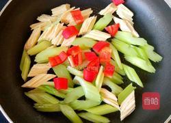 芹菜炒腐竹的做法图解6