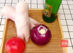 不用一滴油一滴水,做出来的懒人版猪蹄炖黄豆的做法图解1