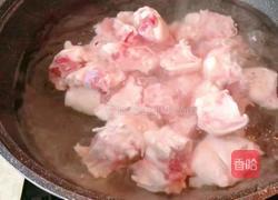 不用一滴油一滴水,做出来的懒人版猪蹄炖黄豆的做法图解2