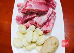 蒜香排骨的做法图解1