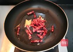 蒜苗炒腊肠的做法图解8