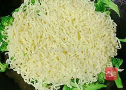 火腿鸡蛋炒芝士面的做法图解16