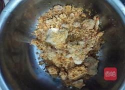 辣椒面炒肉片的做法图解2