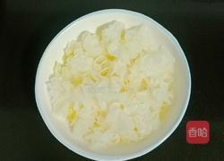 银耳酒酿汤圆的做法图解1