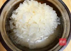 红枣银耳莲子汤的做法图解1