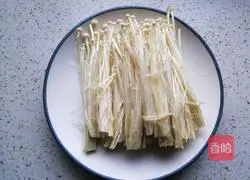 三鲜汤(西红杮菌菇汤)的做法图解3
