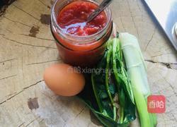 10分钟做好番茄酱鸡蛋面的做法图解1